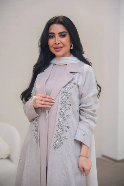 عباية بليزر بخام لينن مع كريب باللون البيج مع شك يدوي C:IB321